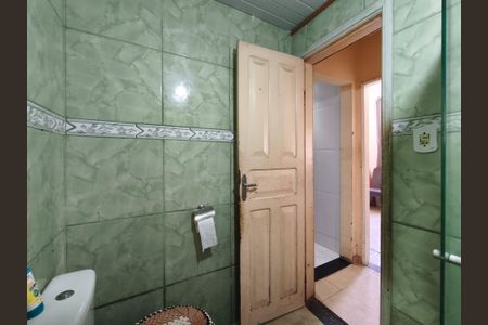 Casa à venda com 74m², 5 quartos e sem vaga Casa à venda com 74m², 5 quartos e sem vagaBanheiro Corredor