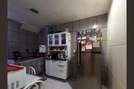 Casa à venda com 74m², 5 quartos e sem vaga Casa à venda com 74m², 5 quartos e sem vagaCozinha