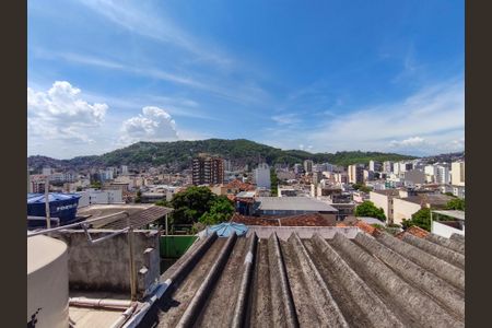 Casa à venda com 74m², 5 quartos e sem vaga Casa à venda com 74m², 5 quartos e sem vagaVista