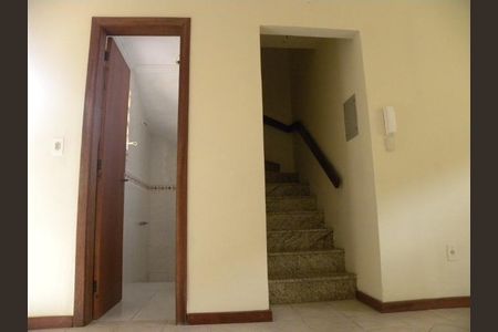 Casa de condomínio à venda com 149m², 3 quartos e 1 vaga Casa de condomínio à venda com 149m², 3 quartos e 1 vagaBanheiro