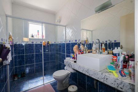 Casa à venda com 300m², 3 quartos e 4 vagas Casa à venda com 300m², 3 quartos e 4 vagasBanheiro da Suíte