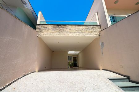 Casa à venda com 300m², 3 quartos e 4 vagas Casa à venda com 300m², 3 quartos e 4 vagasGaragem