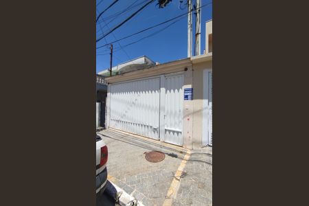 Casa à venda com 300m², 3 quartos e 4 vagas Casa à venda com 300m², 3 quartos e 4 vagasFachada