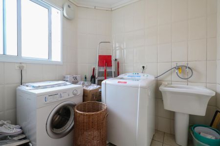 Casa à venda com 300m², 3 quartos e 4 vagas Casa à venda com 300m², 3 quartos e 4 vagasÁrea de Serviço