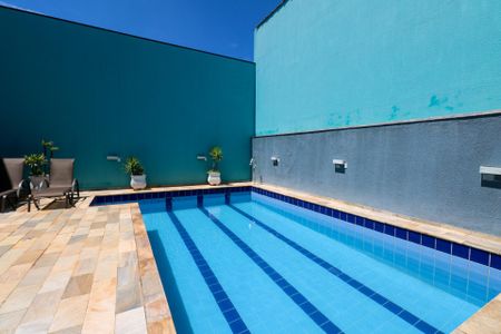 Casa à venda com 300m², 3 quartos e 4 vagas Casa à venda com 300m², 3 quartos e 4 vagasPiscina