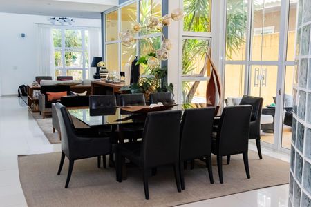 Casa de condomínio para alugar com 350m², 4 quartos e 4 vagas Casa de condomínio para alugar com 350m², 4 quartos e 4 vagasSala de Jantar