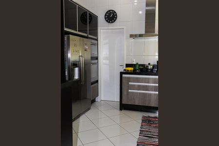 Casa de condomínio para alugar com 350m², 4 quartos e 4 vagas Casa de condomínio para alugar com 350m², 4 quartos e 4 vagasCozinha