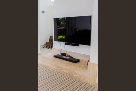 Casa de condomínio para alugar com 350m², 4 quartos e 4 vagas Casa de condomínio para alugar com 350m², 4 quartos e 4 vagasSala