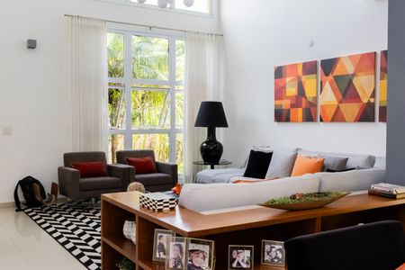 Casa de condomínio para alugar com 350m², 4 quartos e 4 vagas Casa de condomínio para alugar com 350m², 4 quartos e 4 vagasSala