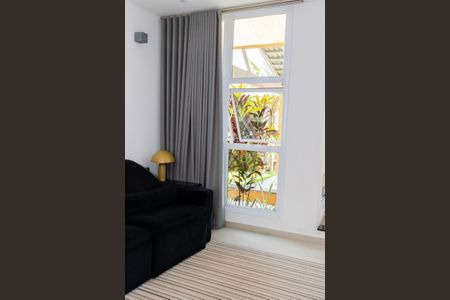 Casa de condomínio para alugar com 350m², 4 quartos e 4 vagas Casa de condomínio para alugar com 350m², 4 quartos e 4 vagasSala