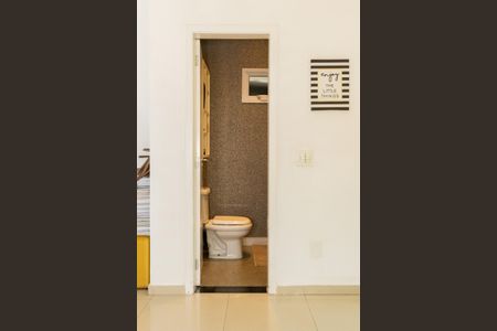 Casa de condomínio para alugar com 350m², 4 quartos e 4 vagas Casa de condomínio para alugar com 350m², 4 quartos e 4 vagasLavabo Sala