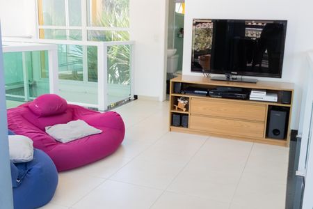 Casa de condomínio para alugar com 350m², 4 quartos e 4 vagas Casa de condomínio para alugar com 350m², 4 quartos e 4 vagasQuarto 4