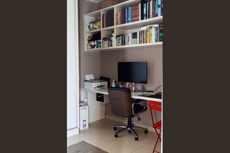 Casa de condomínio para alugar com 350m², 4 quartos e 4 vagas Casa de condomínio para alugar com 350m², 4 quartos e 4 vagasQuarto 4