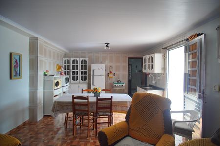 Casa à venda com 153m², 3 quartos e 2 vagas Casa à venda com 153m², 3 quartos e 2 vagasSala/Cozinha