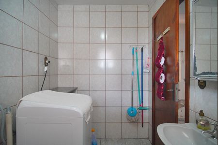 Casa à venda com 153m², 3 quartos e 2 vagas Casa à venda com 153m², 3 quartos e 2 vagasBanheiro 2