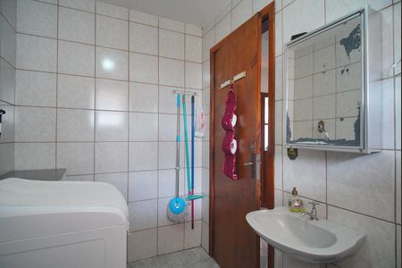 Casa à venda com 153m², 3 quartos e 2 vagas Casa à venda com 153m², 3 quartos e 2 vagasBanheiro 2