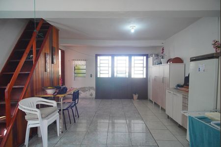 Casa à venda com 153m², 3 quartos e 2 vagas Casa à venda com 153m², 3 quartos e 2 vagasEspaço Gourmet