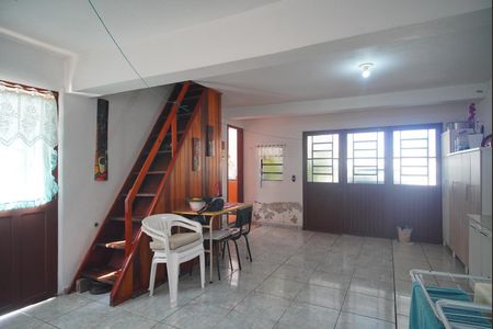 Casa à venda com 153m², 3 quartos e 2 vagas Casa à venda com 153m², 3 quartos e 2 vagasEspaço Gourmet