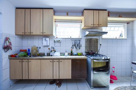 Casa à venda com 170m², 3 quartos e 2 vagas Casa à venda com 170m², 3 quartos e 2 vagasCozinha