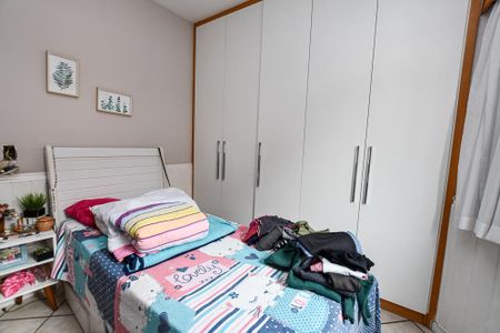 Casa à venda com 170m², 3 quartos e 2 vagas Casa à venda com 170m², 3 quartos e 2 vagasQuarto 2