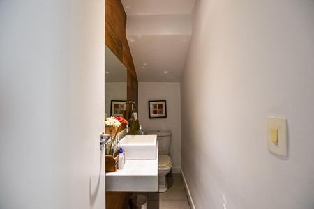 Casa à venda com 170m², 3 quartos e 2 vagas Casa à venda com 170m², 3 quartos e 2 vagasLavabo