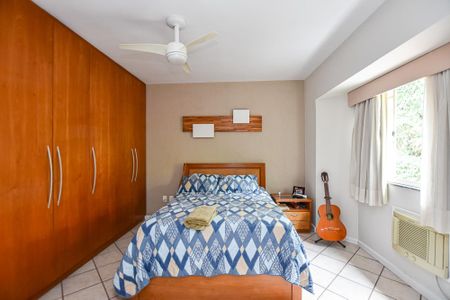 Casa à venda com 170m², 3 quartos e 2 vagas Casa à venda com 170m², 3 quartos e 2 vagasSuíte