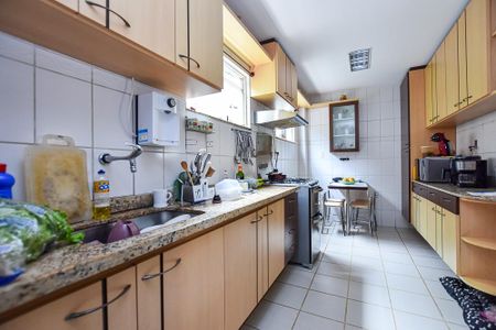Casa à venda com 170m², 3 quartos e 2 vagas Casa à venda com 170m², 3 quartos e 2 vagasCozinha