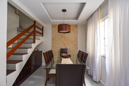 Casa à venda com 170m², 3 quartos e 2 vagas Casa à venda com 170m², 3 quartos e 2 vagasCopa