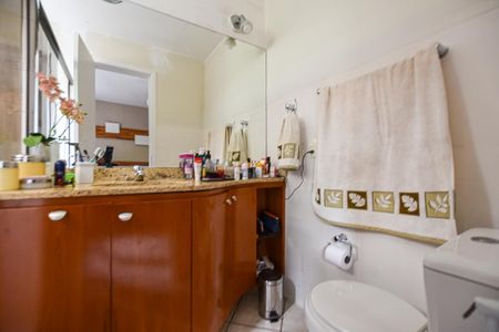 Casa à venda com 170m², 3 quartos e 2 vagas Casa à venda com 170m², 3 quartos e 2 vagasBanheiro da Suíte