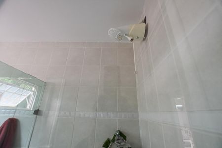 Casa à venda com 170m², 3 quartos e 2 vagas Casa à venda com 170m², 3 quartos e 2 vagasBanheiro Social