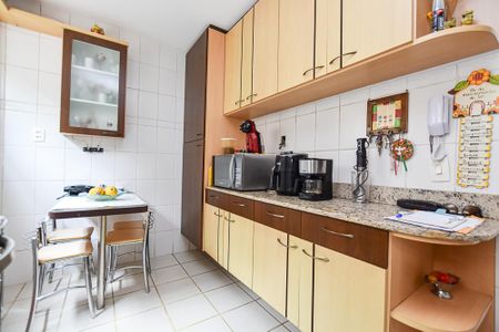 Casa à venda com 170m², 3 quartos e 2 vagas Casa à venda com 170m², 3 quartos e 2 vagasCozinha