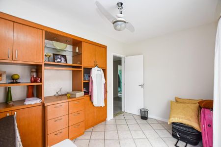 Casa à venda com 170m², 3 quartos e 2 vagas Casa à venda com 170m², 3 quartos e 2 vagasSala