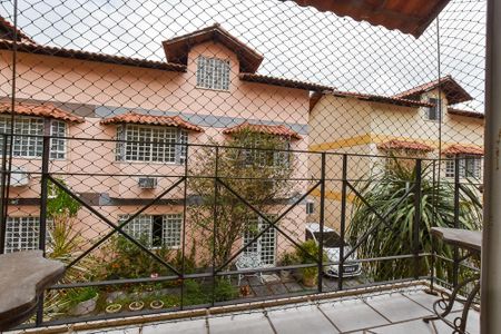 Casa à venda com 170m², 3 quartos e 2 vagas Casa à venda com 170m², 3 quartos e 2 vagasSala - vista