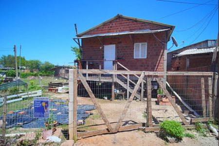 Casa para alugar com 38m², 2 quartos e 1 vaga Casa para alugar com 38m², 2 quartos e 1 vagaFachada