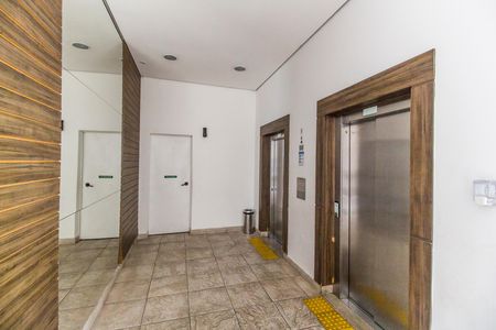 Apartamento à venda com 83m², 2 quartos e 2 vagas Apartamento à venda com 83m², 2 quartos e 2 vagasHall de entrada