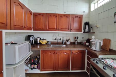 Casa à venda com 178m², 3 quartos e 2 vagas Casa à venda com 178m², 3 quartos e 2 vagasCozinha