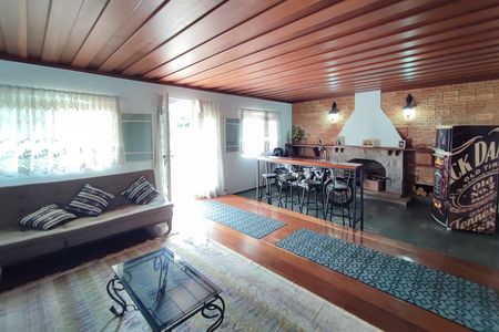 Casa à venda com 178m², 3 quartos e 2 vagas Casa à venda com 178m², 3 quartos e 2 vagasSala de Estar