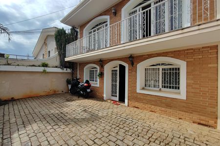 Casa à venda com 178m², 3 quartos e 2 vagas Casa à venda com 178m², 3 quartos e 2 vagasQuintal - Garagem