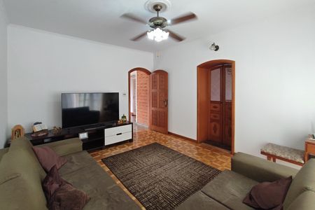 Casa à venda com 178m², 3 quartos e 2 vagas Casa à venda com 178m², 3 quartos e 2 vagasSala de TV