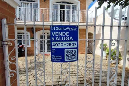 Casa à venda com 178m², 3 quartos e 2 vagas Casa à venda com 178m², 3 quartos e 2 vagasPLACA INSTALADA NA FACHADA