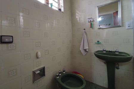 Casa à venda com 178m², 3 quartos e 2 vagas Casa à venda com 178m², 3 quartos e 2 vagasBanheiro Suíte