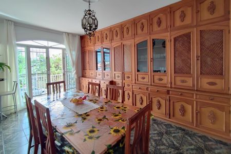Casa à venda com 178m², 3 quartos e 2 vagas Casa à venda com 178m², 3 quartos e 2 vagasCopa
