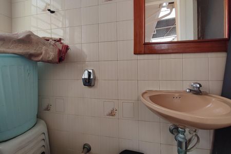Casa à venda com 178m², 3 quartos e 2 vagas Casa à venda com 178m², 3 quartos e 2 vagasBanheiro de Serviço