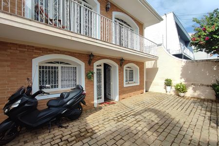 Casa à venda com 178m², 3 quartos e 2 vagas Casa à venda com 178m², 3 quartos e 2 vagasQuintal - Garagem