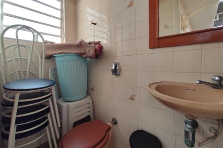Casa à venda com 178m², 3 quartos e 2 vagas Casa à venda com 178m², 3 quartos e 2 vagasBanheiro de Serviço