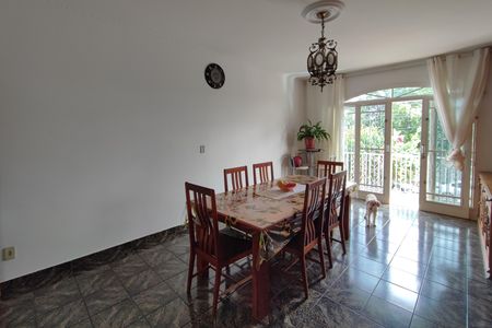 Casa à venda com 178m², 3 quartos e 2 vagas Casa à venda com 178m², 3 quartos e 2 vagasCopa