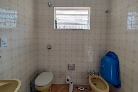 Casa à venda com 178m², 3 quartos e 2 vagas Casa à venda com 178m², 3 quartos e 2 vagasBanheiro Social