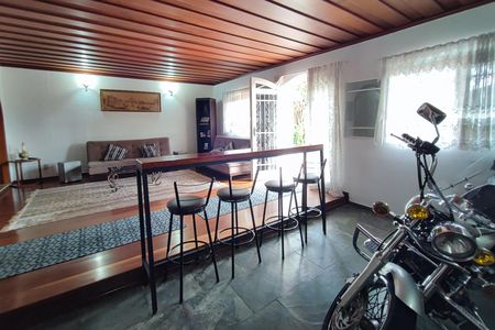 Casa à venda com 178m², 3 quartos e 2 vagas Casa à venda com 178m², 3 quartos e 2 vagasSala de Estar
