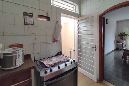 Casa à venda com 178m², 3 quartos e 2 vagas Casa à venda com 178m², 3 quartos e 2 vagasCozinha
