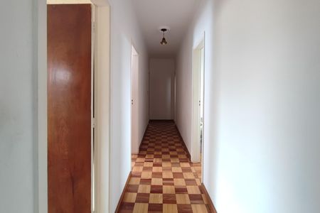 Casa à venda com 178m², 3 quartos e 2 vagas Casa à venda com 178m², 3 quartos e 2 vagasCorredor Quartos